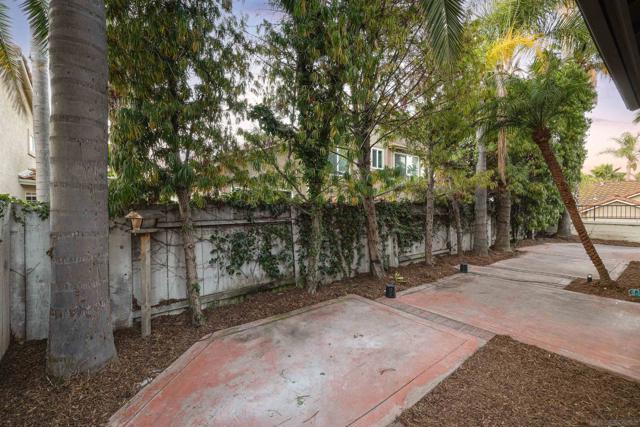 2318 Via Villegas, Carlsbad CA: https://media.crmls.org/mediaz/ba45c329-b44d-4c55-8e00-cbf142c79718.jpg