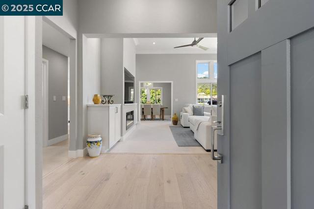 5593 Terra Granada Dr, Walnut Creek CA: https://media.crmls.org/mediaz/ba45f16e-9480-4d13-bb30-794098413151.jpg