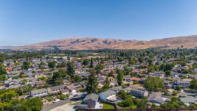2924 Via Encinitas, San Jose CA: https://media.crmls.org/mediaz/ba463dbc-8c04-42df-ba45-185d07a5e566.jpg