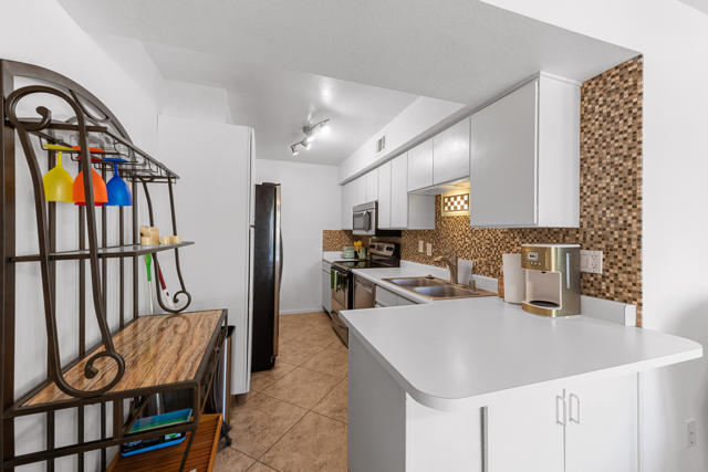 Image 3 of 15 For 351 Hermosa Drive 2a1