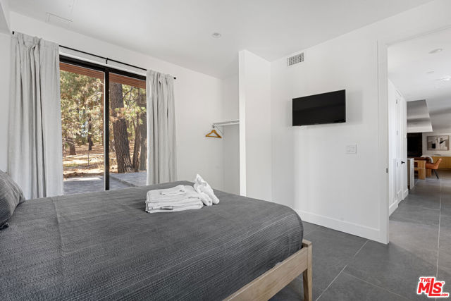 42421 Evergreen Drive, Big Bear CA: https://media.crmls.org/mediaz/ba46ae96-f8ab-416b-a991-5ddbace846b1.jpg