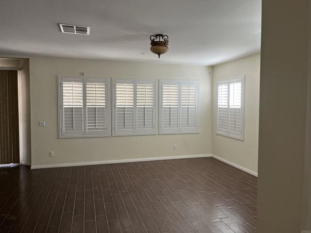 37052 WHISPERING HILLS DR, Murrieta CA: https://media.crmls.org/mediaz/ba472aa0-5245-4de4-87fa-20bd5a1536fe.jpg