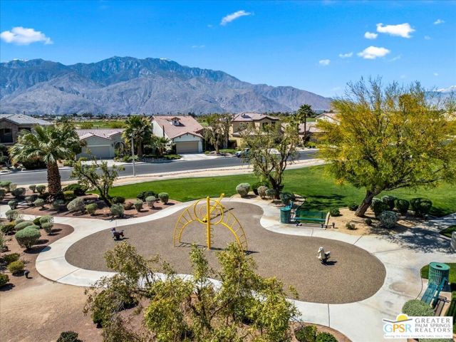 31505 Calle Amigos, Cathedral City CA: https://media.crmls.org/mediaz/ba47cbec-055c-4aac-a5a6-bdb48fc96610.jpg