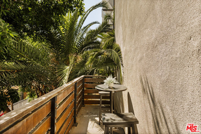 7062 Hawthorn Avenue, Los Angeles CA: https://media.crmls.org/mediaz/ba48304e-ea06-4b6f-af67-d034b032e544.jpg