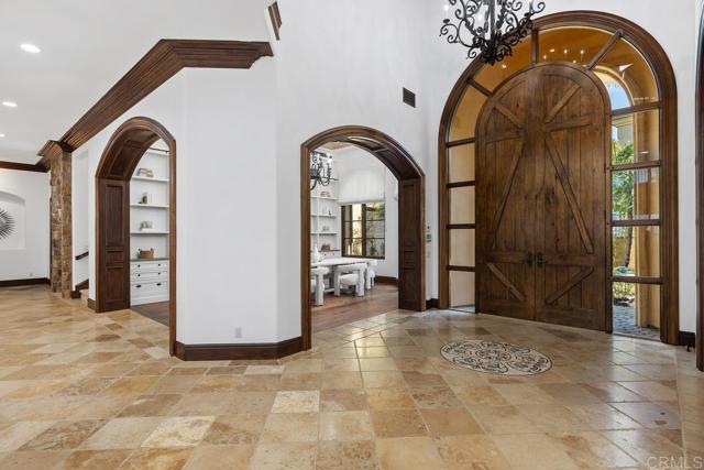 5015 Rancho Quinta Bend, San Diego CA: https://media.crmls.org/mediaz/ba483256-4da9-4491-aefd-29e2bc992f54.jpg