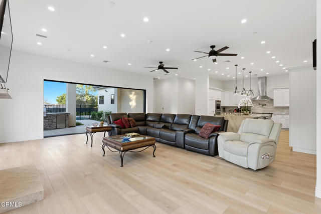 Image 9 of 34 For 395 Sherwood Court