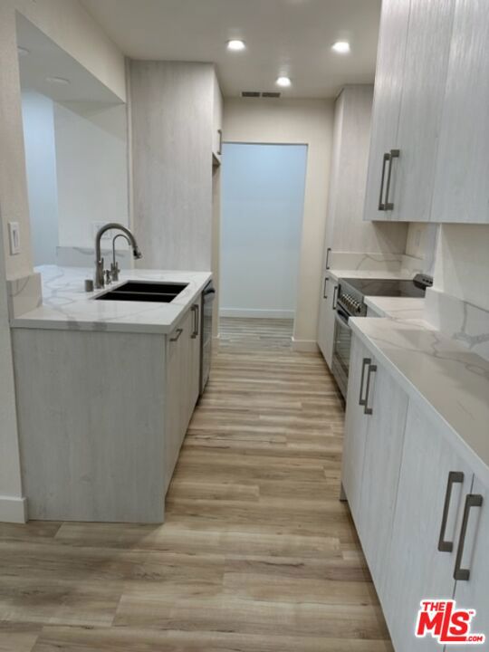14115 Moorpark Street, 111 photo 7