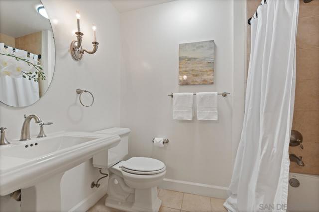 1040 Genter St, La Jolla CA: https://media.crmls.org/mediaz/ba4894ce-fc9c-4aeb-a2e1-56a676302a79.jpg