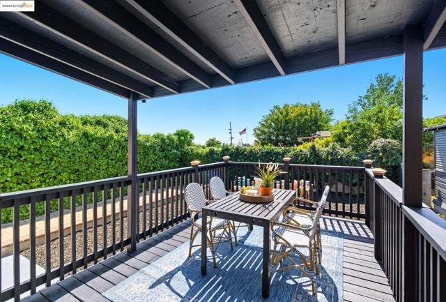 5315 Camden St, Oakland CA: https://media.crmls.org/mediaz/ba48d612-4980-40c8-81cf-2182e7bacc12.jpg