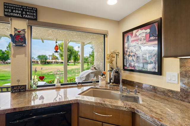 35983 Paseo Circulo E, Cathedral City CA: https://media.crmls.org/mediaz/ba49a519-38c4-40fd-89b7-5b8dc968e686.jpg
