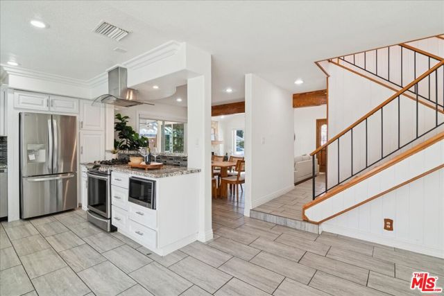2216 Carlsbad Court photo 8