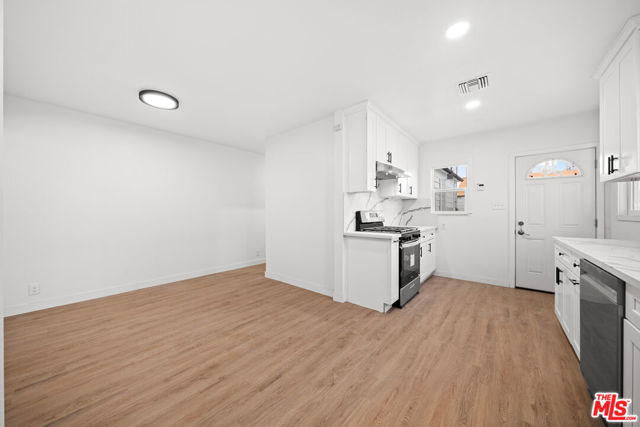 4325 W 58th Place, Los Angeles CA: https://media.crmls.org/mediaz/ba4a547d-0631-4cc6-b133-d77d55c185c1.jpg