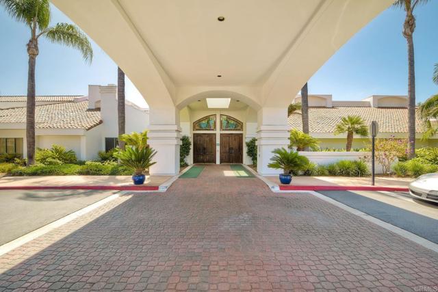 4956 Lamia Way, Oceanside CA: https://media.crmls.org/mediaz/ba4ab103-09ae-410d-83e2-054d83266b54.jpg