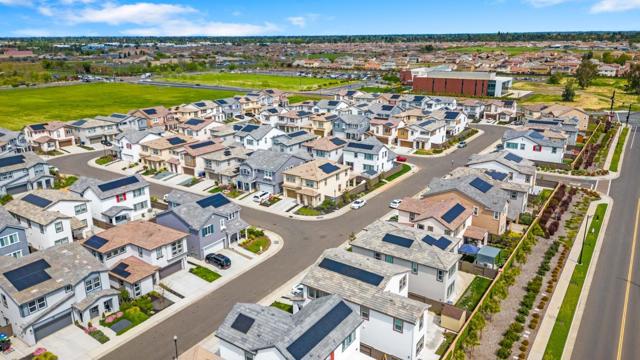 8243 Blue Coral Avenue, Elk Grove CA: https://media.crmls.org/mediaz/ba4b2edf-206e-4fa1-b73a-4202e2823b34.jpg