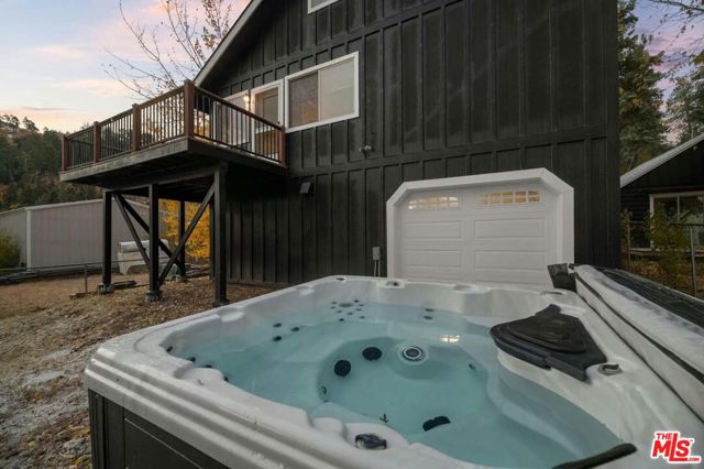 993 Cameron Drive, Big Bear CA: https://media.crmls.org/mediaz/ba4bbd50-8eb9-419e-b6f3-ec9eae1b21e9.jpg