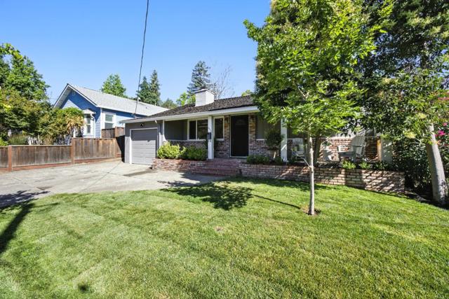 2084 San Carlos Avenue, San Carlos CA: https://media.crmls.org/mediaz/ba4bc7f2-16b3-4c09-a4a1-2734f93aab47.jpg