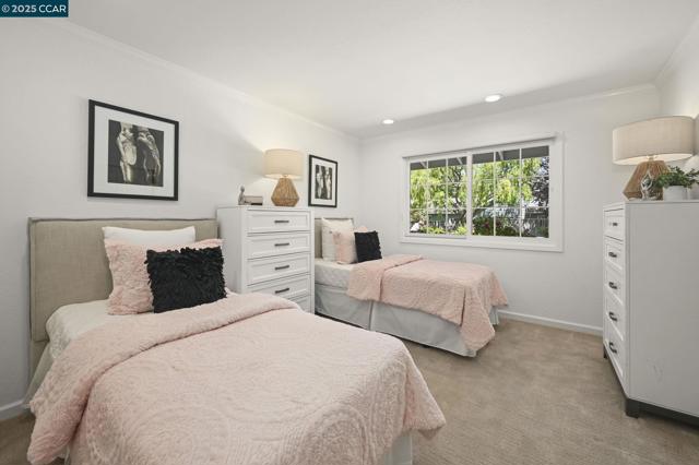 1023 White Gate Rd, Alamo CA: https://media.crmls.org/mediaz/ba4bccb6-1e85-4d11-a947-2ab45fc73250.jpg
