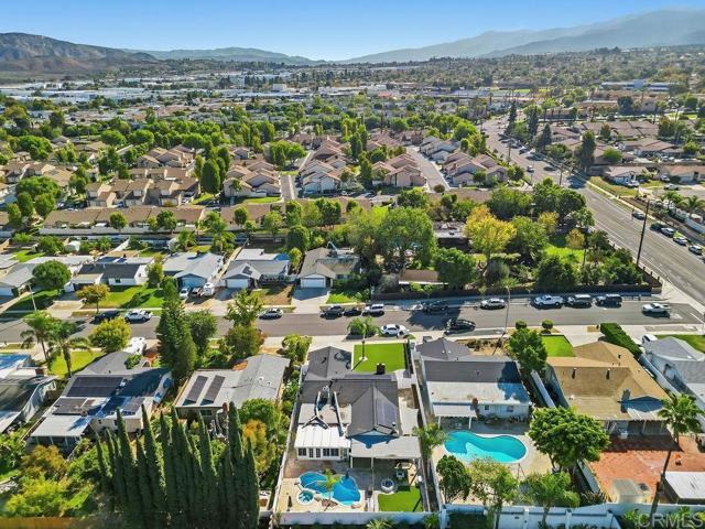 927 Cottonwood Court, Corona CA: https://media.crmls.org/mediaz/ba4c59c2-d60e-4dde-91bf-1ed85d26e815.jpg