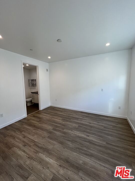 14822 Magnolia Boulevard, Sherman Oaks CA: https://media.crmls.org/mediaz/ba4cfeb0-cee2-4828-9419-a1e58568eb31.jpg