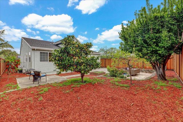 824 Acacia Avenue, Sunnyvale CA: https://media.crmls.org/mediaz/ba4dcfd8-4d95-4e6c-8d82-619a1f37861c.jpg