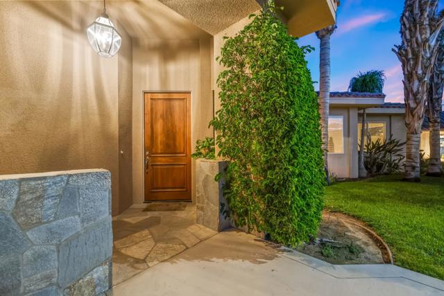44476 Hazel Canyon Lane, Palm Desert CA: https://media.crmls.org/mediaz/ba4e2843-5615-4e44-83c6-ef4830d4bd73.jpg