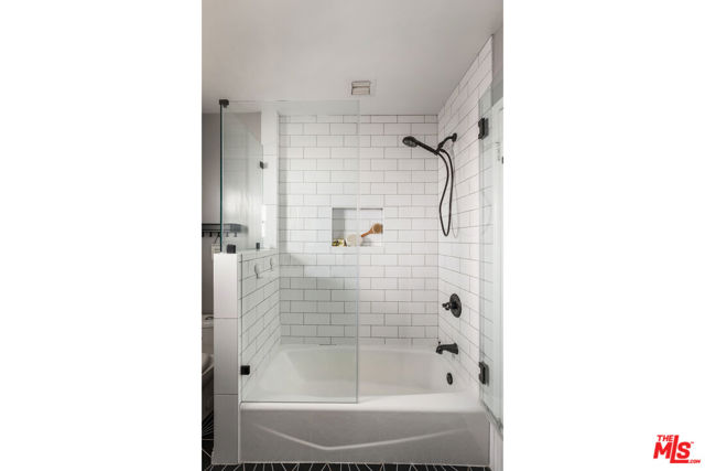 1142 Arbor Dell Road, Los Angeles CA: https://media.crmls.org/mediaz/ba4e4ebb-bd33-48c3-b94f-8a97844c89db.jpg
