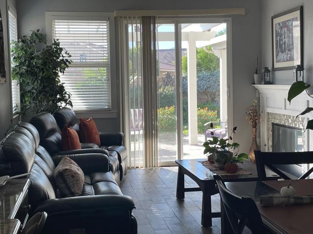 79879 Coatbridge Court, Indio CA: https://media.crmls.org/mediaz/ba4e65a5-ba57-4128-beb7-53126d520a7b.jpg