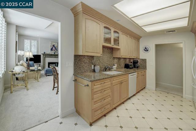 5920 Horsemans Canyon Dr, Walnut Creek CA: https://media.crmls.org/mediaz/ba4ed1d0-ede2-4792-b2f4-90b3d65912a9.jpg