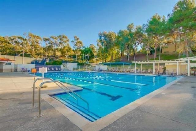 12206 Fairway Pointe Row, San Diego CA: https://media.crmls.org/mediaz/ba4f609c-82d3-45bf-86fd-cb2a88121d4a.jpg