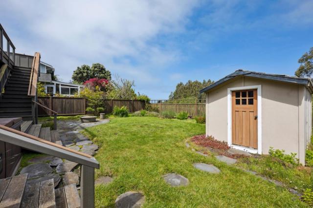 624 Terrace Avenue, Half Moon Bay CA: https://media.crmls.org/mediaz/ba50285a-df4f-42fa-ab1a-87fa13264bff.jpg