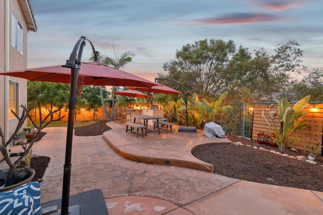 11383 Merritage Ct, San Diego CA: https://media.crmls.org/mediaz/ba508b60-dfef-4475-ade0-8a9d6d40e212.jpg