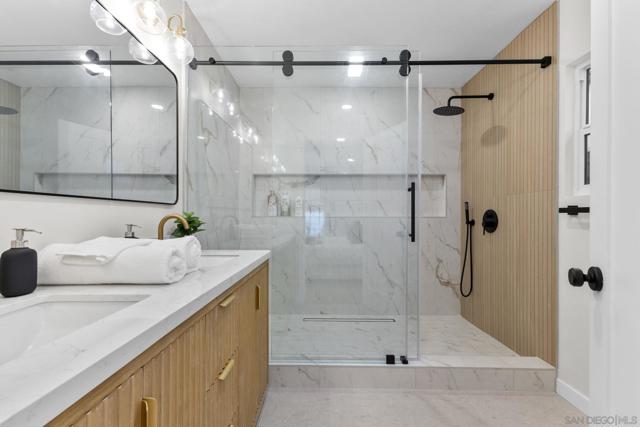 2128 Missouri St, San Diego CA: https://media.crmls.org/mediaz/ba5103d8-fbce-4e17-a04e-847403bf6882.jpg