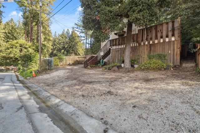 11349 Alameda Ave, Brookdale CA: https://media.crmls.org/mediaz/ba511392-c76c-442a-b091-745525d6e5ae.jpg
