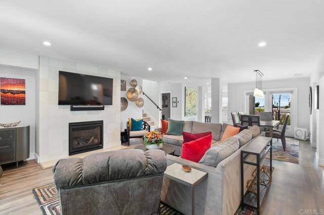 Detail Gallery Image 7 of 48 For 1522 Elevation Rd, San Diego,  CA 92110 - 3 Beds | 3/1 Baths