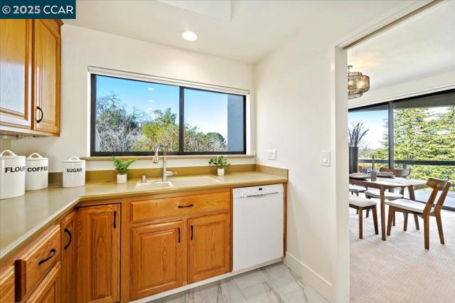 3711 Terra Granada, Walnut Creek CA: https://media.crmls.org/mediaz/ba51ab7f-b98a-4565-abe4-d73fd4383375.jpg