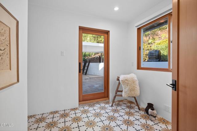 1195 Rancho Court, Ojai CA: https://media.crmls.org/mediaz/ba51c123-384f-4d3d-a7bf-bffe6bd258eb.jpg