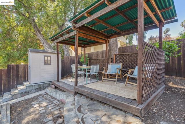 749 Mckinley Ave, Oakland CA: https://media.crmls.org/mediaz/ba521637-c27a-49f7-91fd-cd63399c6a9d.jpg