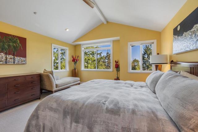 992 Lakeview Way, Redwood City CA: https://media.crmls.org/mediaz/ba5227cc-5b96-422c-bb8a-375bd4938cda.jpg