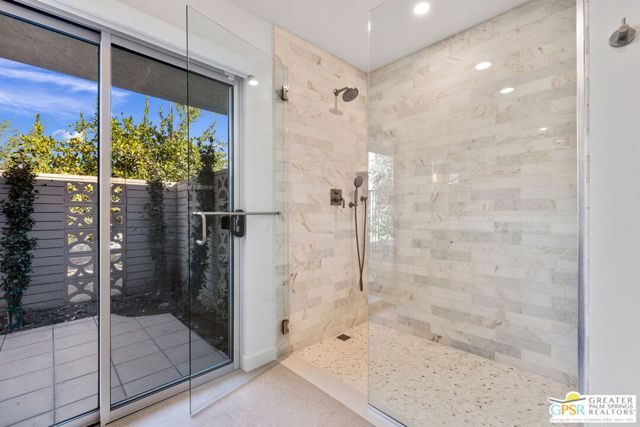 2367 S Yosemite Drive, Palm Springs CA: https://media.crmls.org/mediaz/ba531c2e-83b0-4ca0-852b-5566b5ccb3ed.jpg