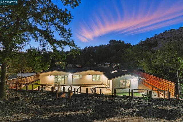 1717 Springbrook Rd, Lafayette CA: https://media.crmls.org/mediaz/ba53574f-8e28-4e87-9059-0c5d5b678058.jpg
