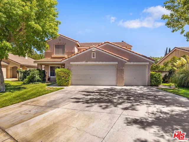 44752 Ranchwood Avenue, Lancaster CA: https://media.crmls.org/mediaz/ba5389e0-dd22-4281-90c3-b228401cd06c.jpg