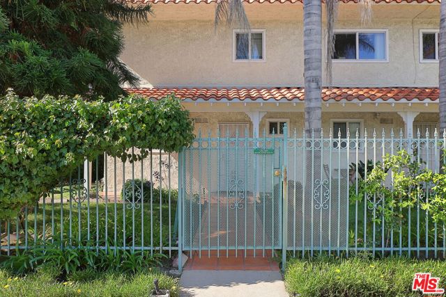 4248 Troost Avenue, Studio City, California 91604, ,Multi-Family,For Sale,Troost,24427895