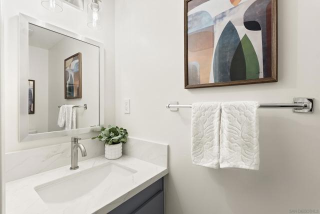 8871 Caminito Primavera, La Jolla CA: https://media.crmls.org/mediaz/ba53e17a-5eda-42ce-a874-97e5980c1ef2.jpg