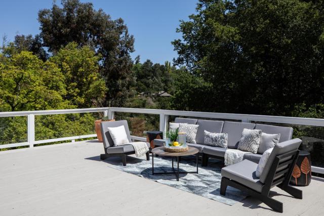 115 Toyon Court, Woodside CA: https://media.crmls.org/mediaz/ba541ed0-f14e-4996-8040-46ec918f7a22.jpg