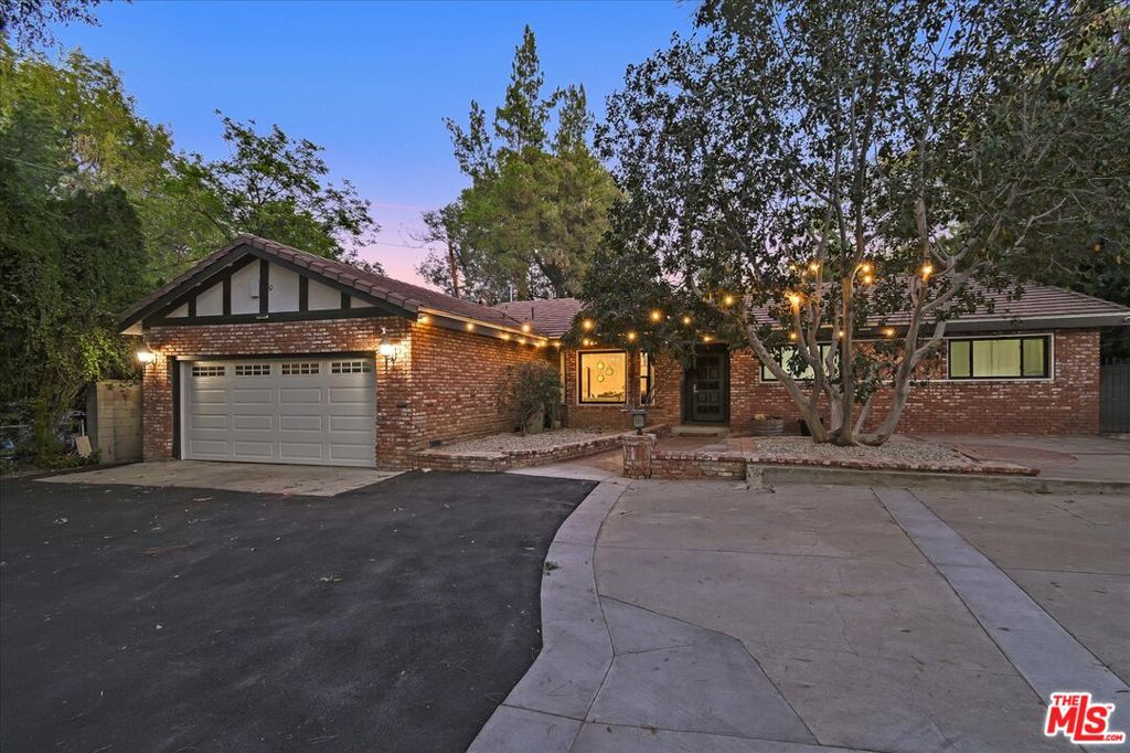 6058 Shirley Avenue, Tarzana, CA 91356