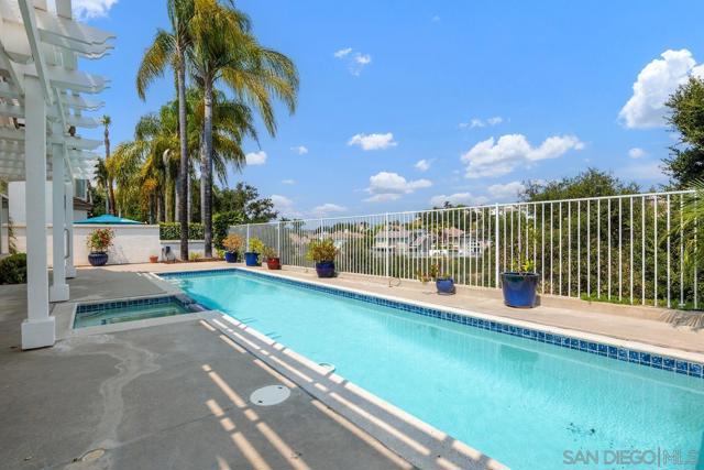 18155 Moon Song Court, San Diego CA: https://media.crmls.org/mediaz/ba54b527-49be-41ce-96e5-8f25ff321ce0.jpg