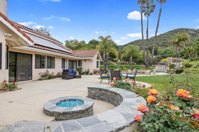 790 Spring Canyon Place, Thousand Oaks CA: https://media.crmls.org/mediaz/ba55304b-8272-4ce7-9870-2b42b40717f2.jpg