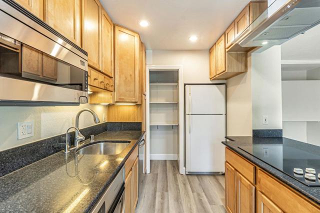 4175 George Avenue, San Mateo CA: https://media.crmls.org/mediaz/ba56763e-6c20-4355-bfd6-696081c3727a.jpg