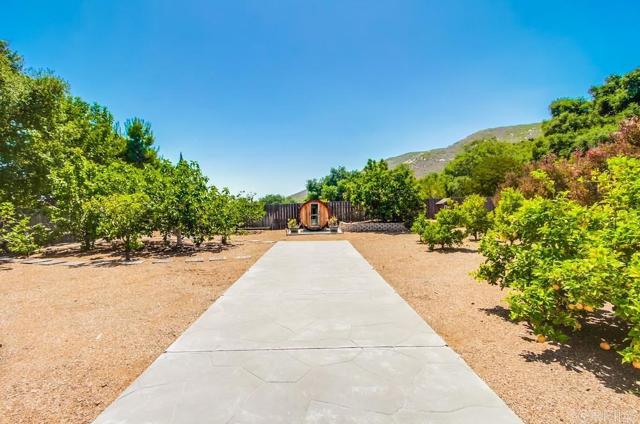 12919 Evalyn Place, Poway CA: https://media.crmls.org/mediaz/ba57437c-0fac-4dc9-888f-206f0a07f4f8.jpg