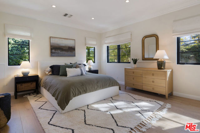 13439 Java Drive, Los Angeles CA: https://media.crmls.org/mediaz/ba57809e-5572-4861-bb36-d81b72d6d5f2.jpg